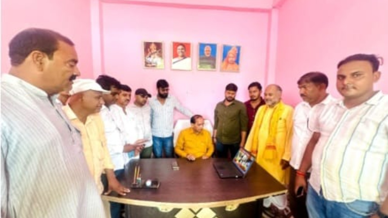 Regional MLA Raj Prasad Upadhyay participated in Mann ki Baat