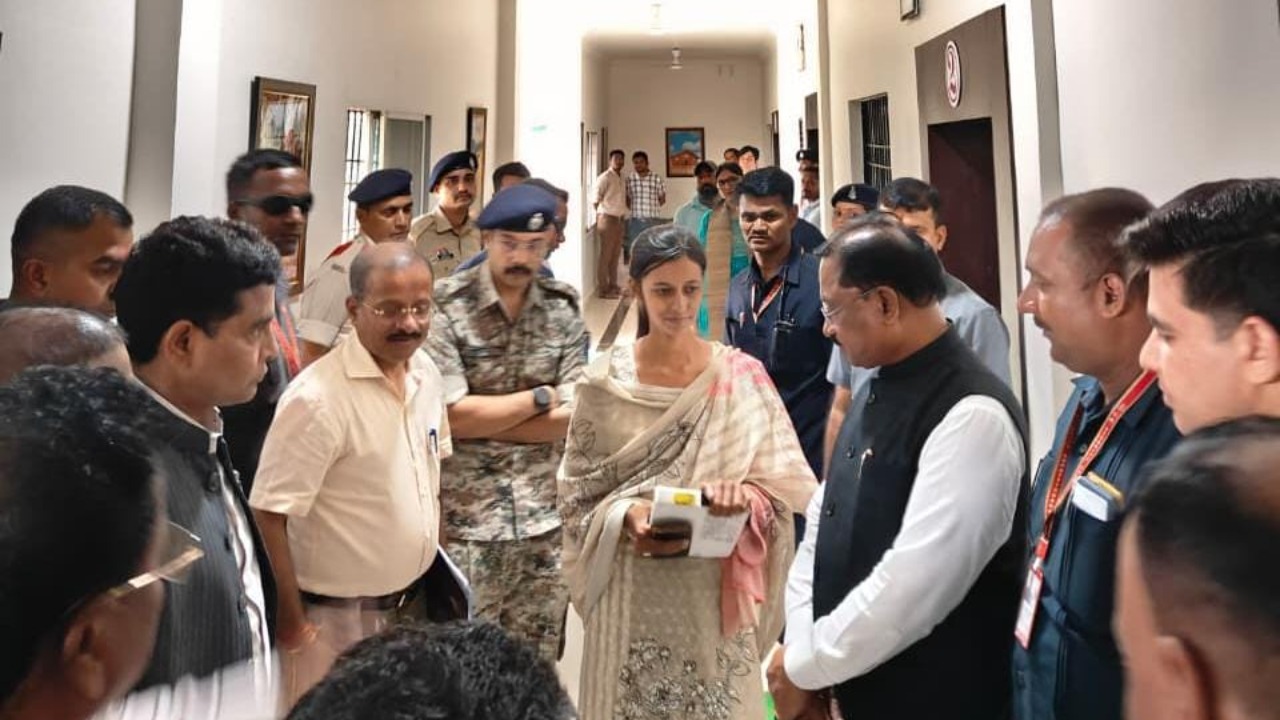 Poonam got books and a new tablet on the initiative of the Chief Minister