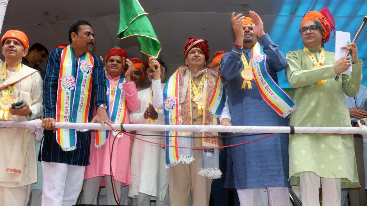 Historical Jain Rath Yatra held in Mumbai