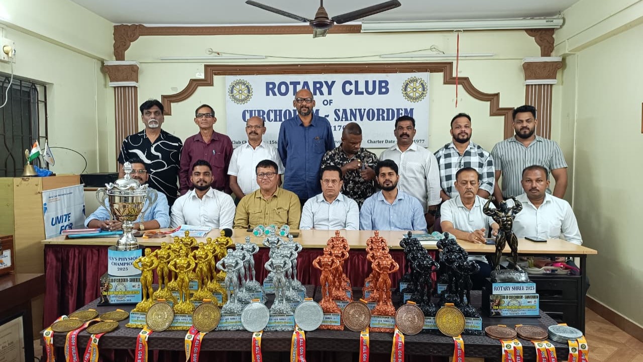 During this time, other members of the Rotary Club were also present on the stage.