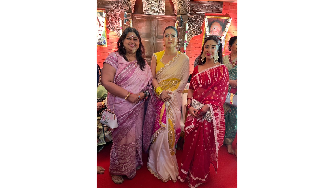 Naira receives Maa Durga's blessings along with Kajol