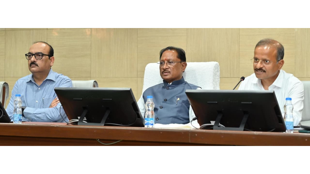 Chief Minister praised the e-office system