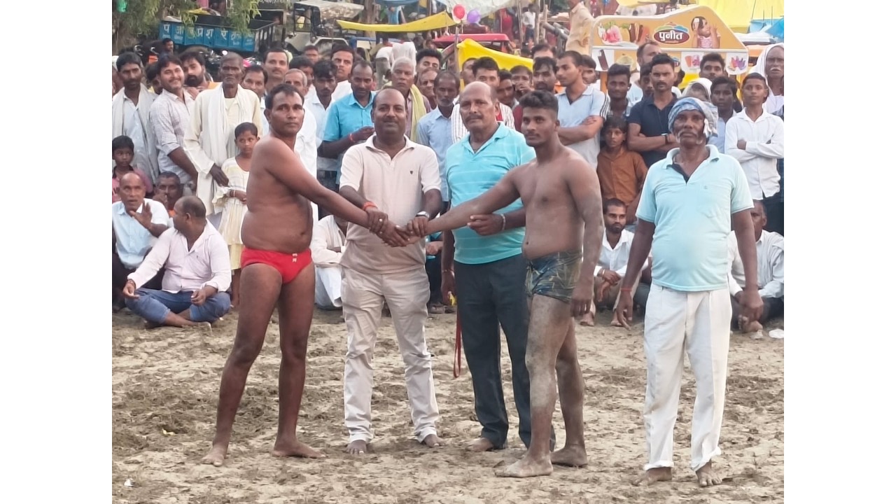Crowds gathered at the Hardoi fair