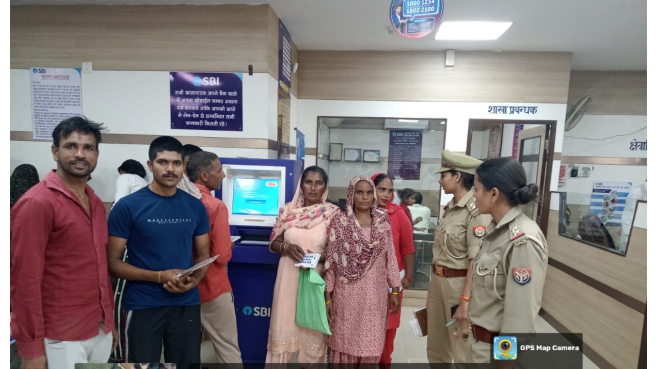 Under Mission Shakti, Sarsawa police advised women to be cautious against cyber crimes.