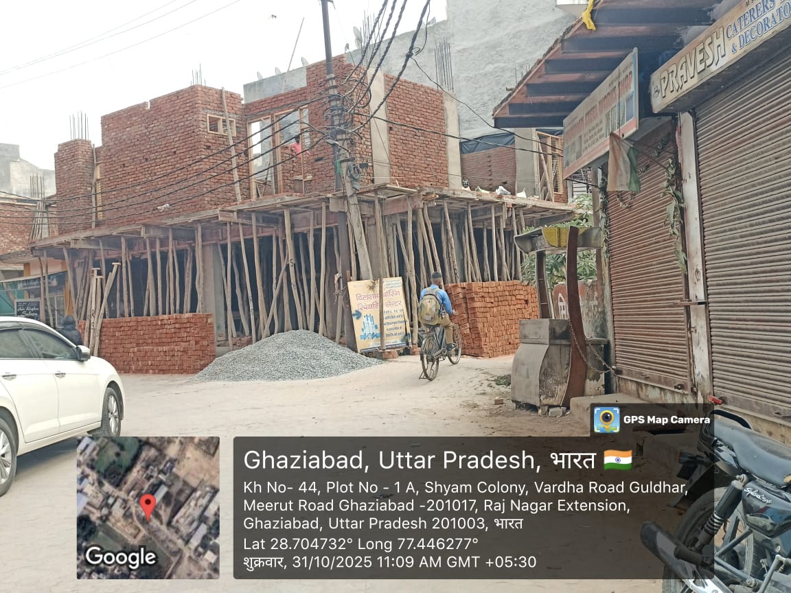 Failure or connivance of the development authority, the building is sealed yet preparations are underway to lay a second lintel.
