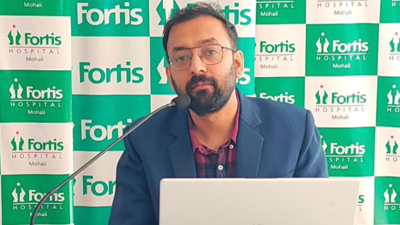 A 61-year-old patient with kidney tumor was successfully treated with robotic surgery and water vapor therapy at Fortis Mohali.