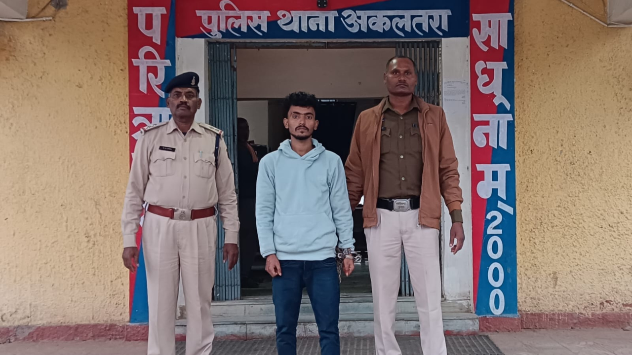 The accused who made the obscene photo/video viral has been arrested and action has been taken by the Akaltara police station.