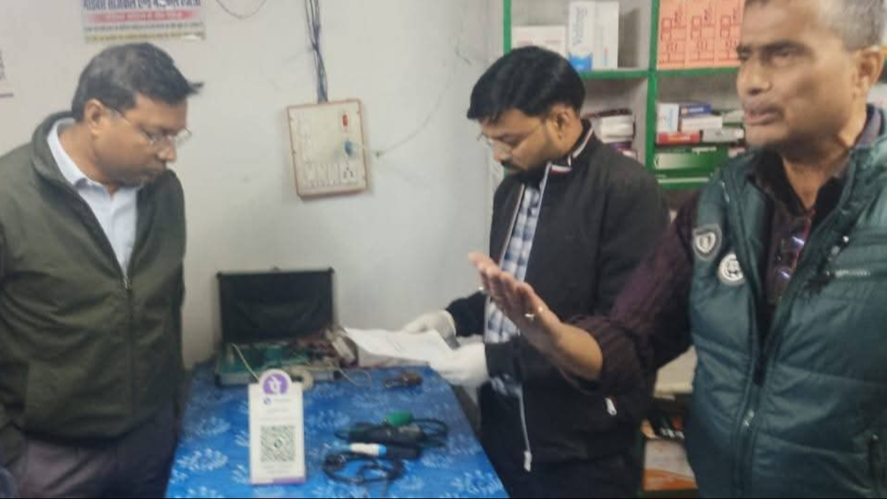 SDM takes major action against illegal nursing homes and medical shops, seals operation theatres!