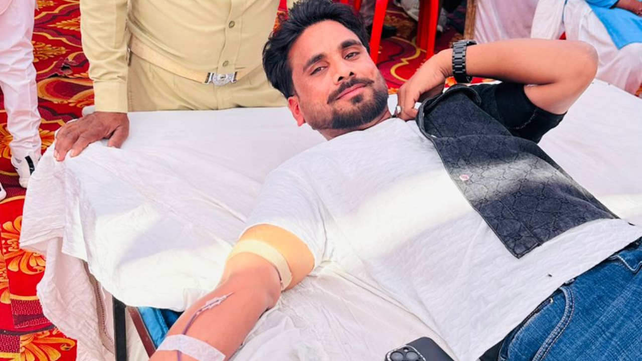 100 blood donors donated blood in the 'Blood Donation Camp' organized by Sant Nirankari Charitable Foundation.