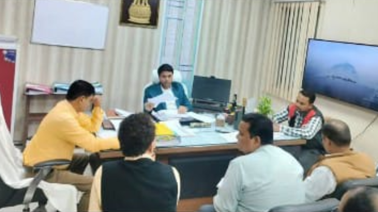 Complete 100% soak pit construction by December 15: Deputy Development Commissioner