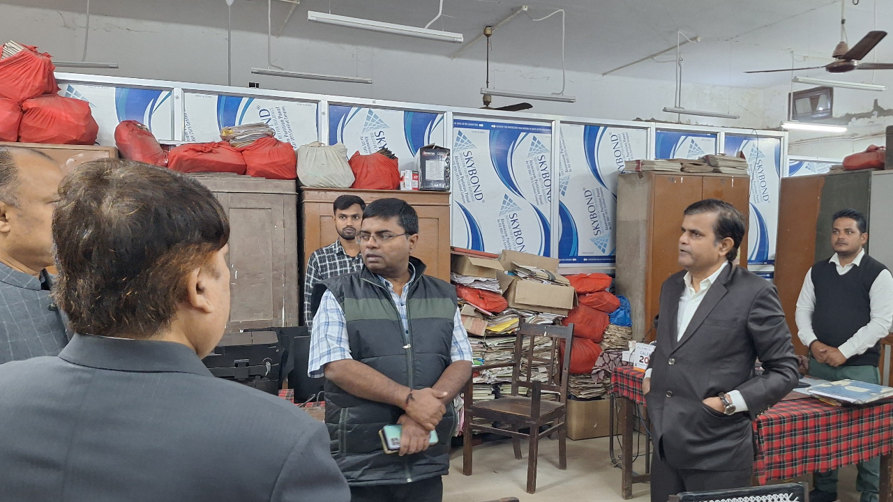 The Divisional Commissioner inspected various offices located in the Collectorate.