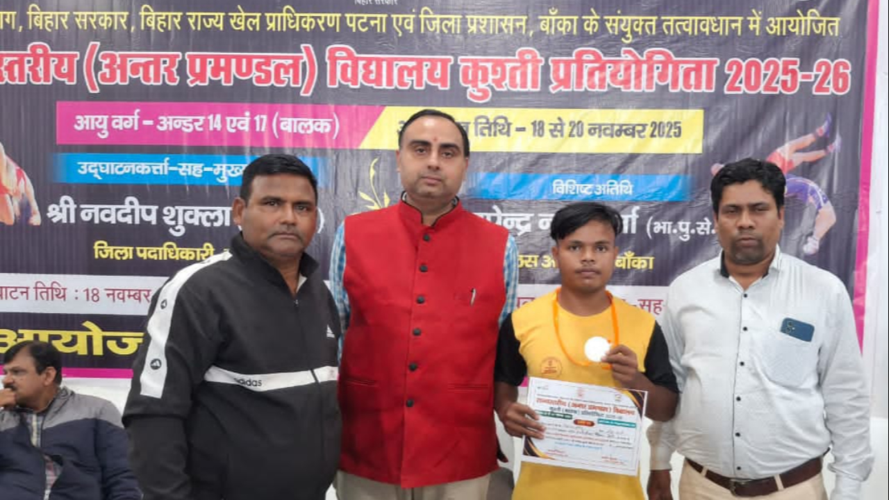 Five wrestlers from the district won medals in the freestyle wrestling competition.