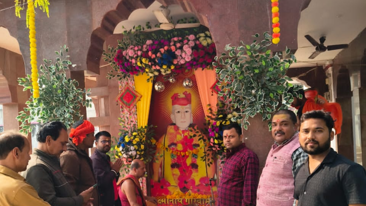 A grand celebration of Mahabhog Prasad and Bhandara by Goswami Laxminath Seva Sangh