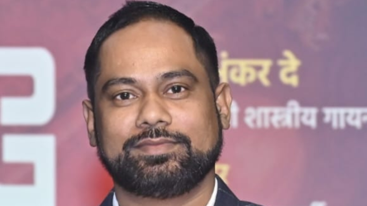 Prafull Sinha of Alipur village under Bind police station area of ​​Nalanda district has been appointed as the Deputy Director of Programmes at All India Radio Centre, Varanasi.