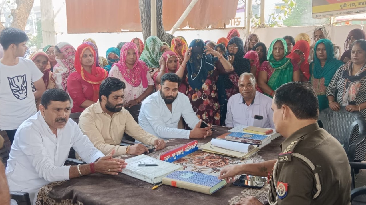 The Deputy District Magistrate assured a quick solution.