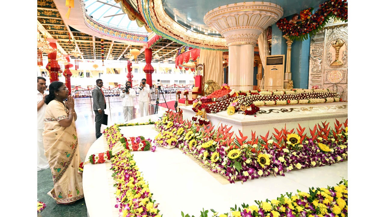 President attends special session to commemorate the centenary celebrations of Sri Sathya Sai Baba