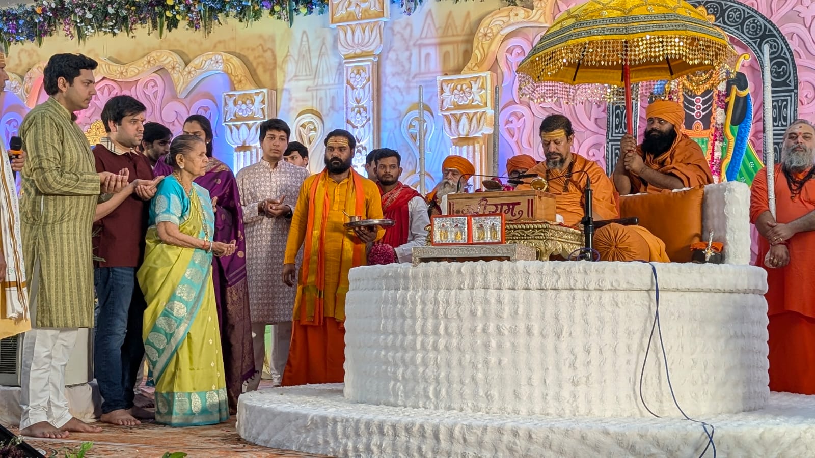 Hanumanji definitely comes wherever the story of Lord Shri Ram is narrated.