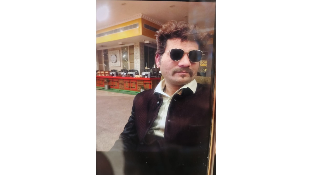 Ravindra was attacked with scissors and his friend who came to his rescue was also injured.