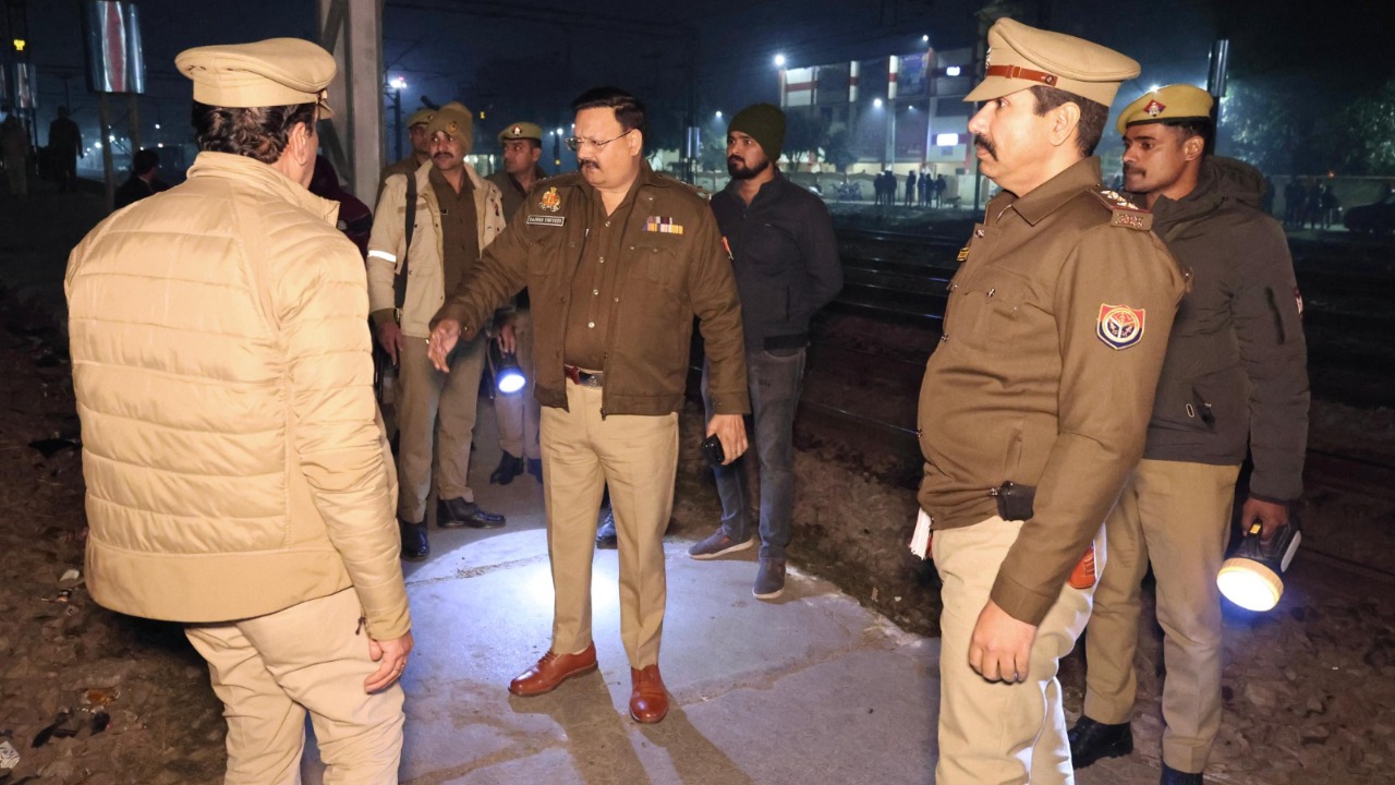 Negligence wreaks havoc in Shahjahanpur; 5 people die after being hit by a train while crossing the railway track.