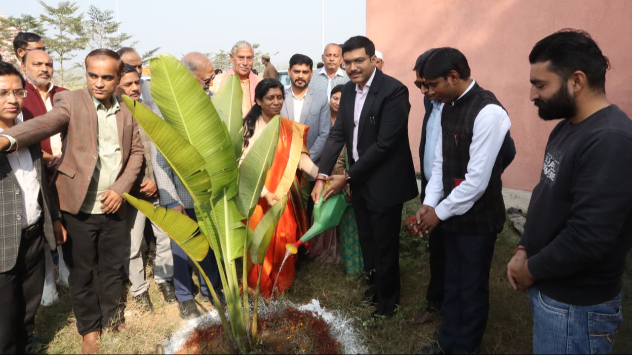 The fourth foundation day of Maa Shakumbhari University was celebrated with great joy, enthusiasm and dignity.