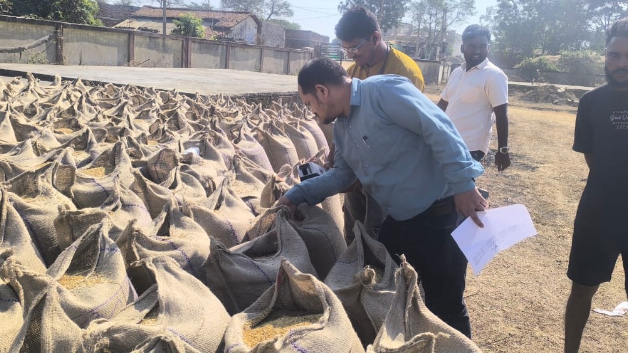 On the instructions of the Collector, the officials are continuously inspecting the paddy procurement centres of the district.