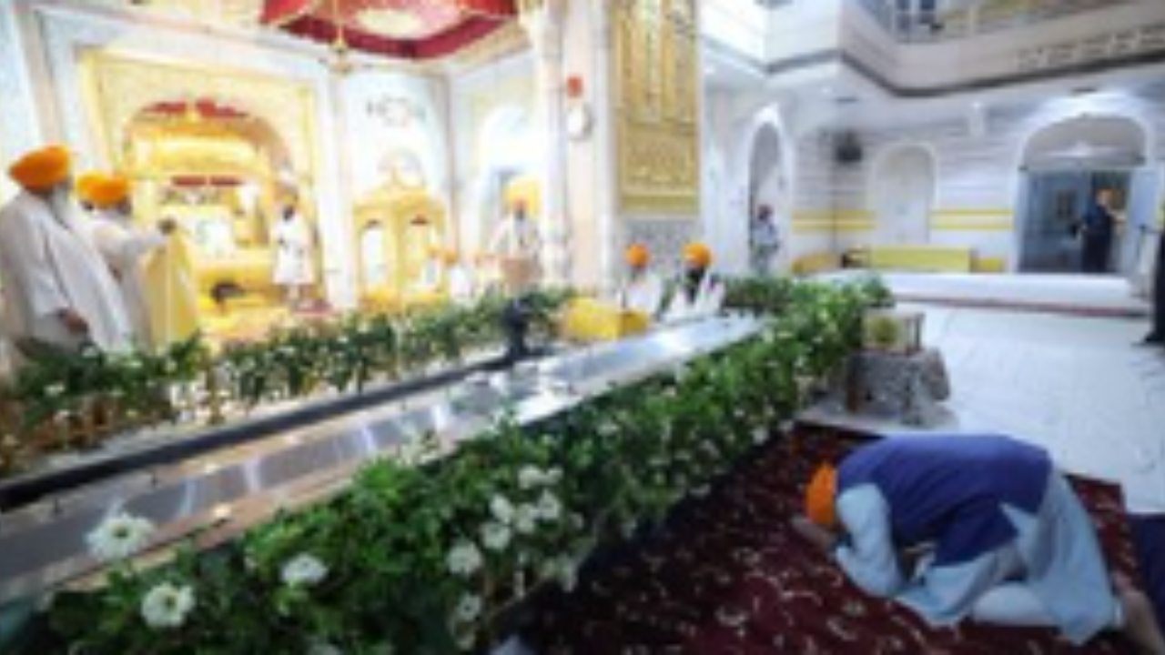 Narendra Modi pays homage to Shri Guru Gobind Singh Ji on the auspicious occasion of Prakash Utsav