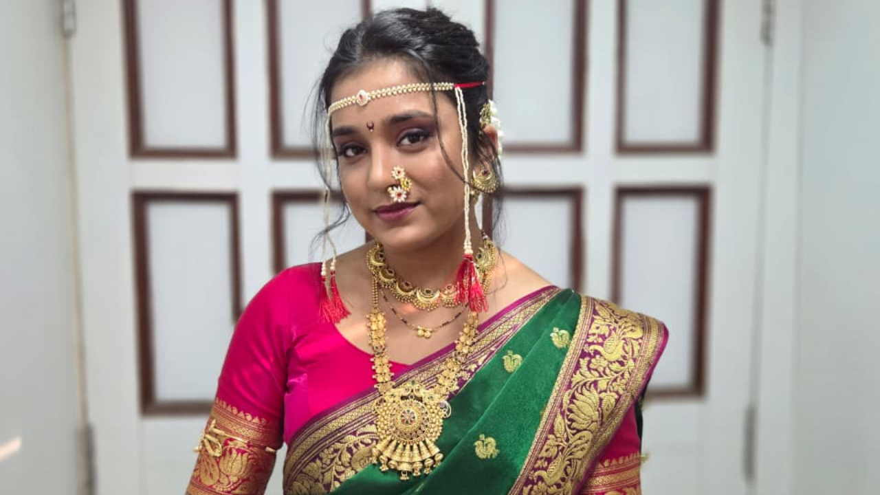 Sumbul Touqeer Khan dazzles as a traditional bride in a flowing 9-yard nauvari saree and a dazzling nose ring for Sony SAB's Itti Si Khushi.
