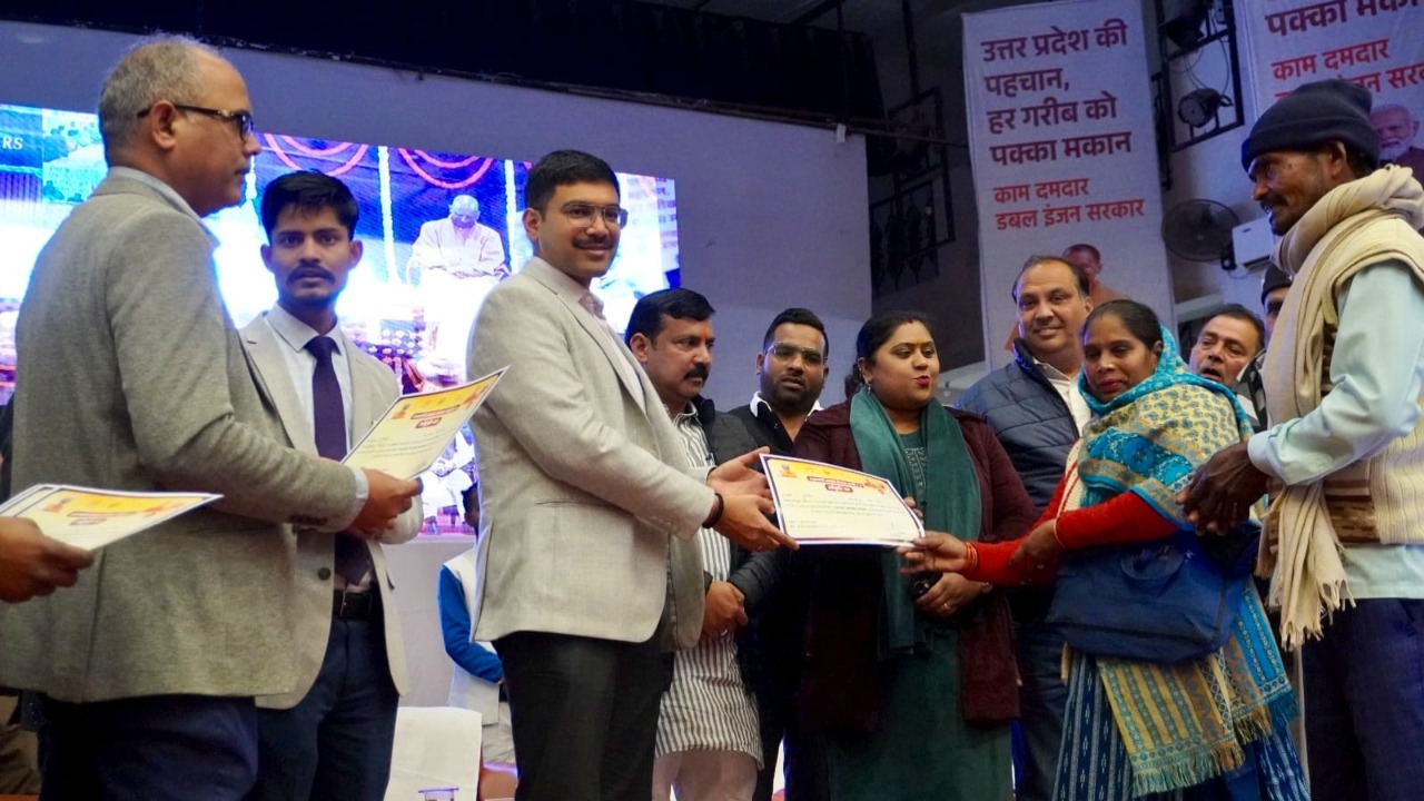 The first installment of Rs 1 lakh reached the accounts of 934 beneficiaries of Saharanpur district.