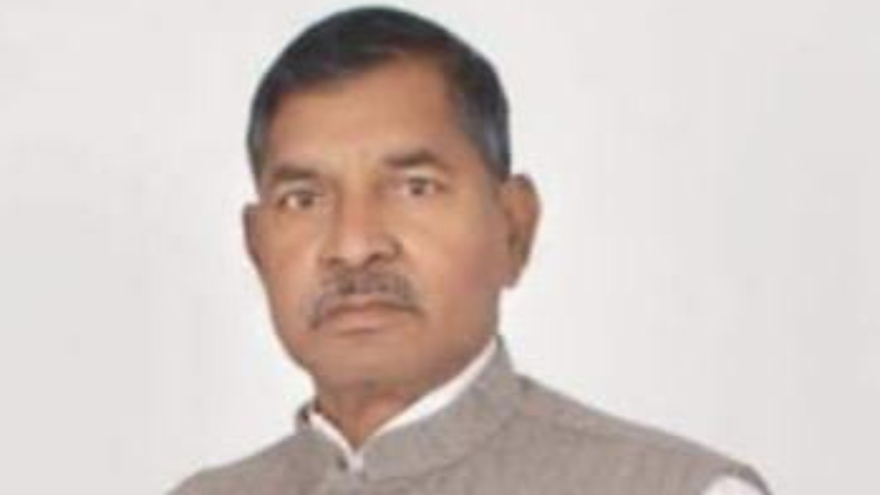The brightest star of Duddhi politics sets, 8-time MLA Vijay Singh Gond passes away