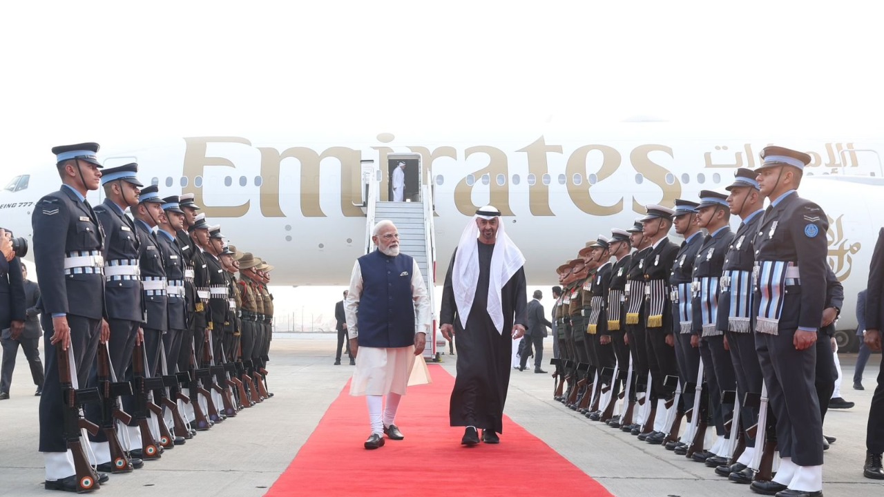Narendra Modi welcomes His Highness Sheikh Mohammed bin Zayed Al Nahyan, President of the United Arab Emirates