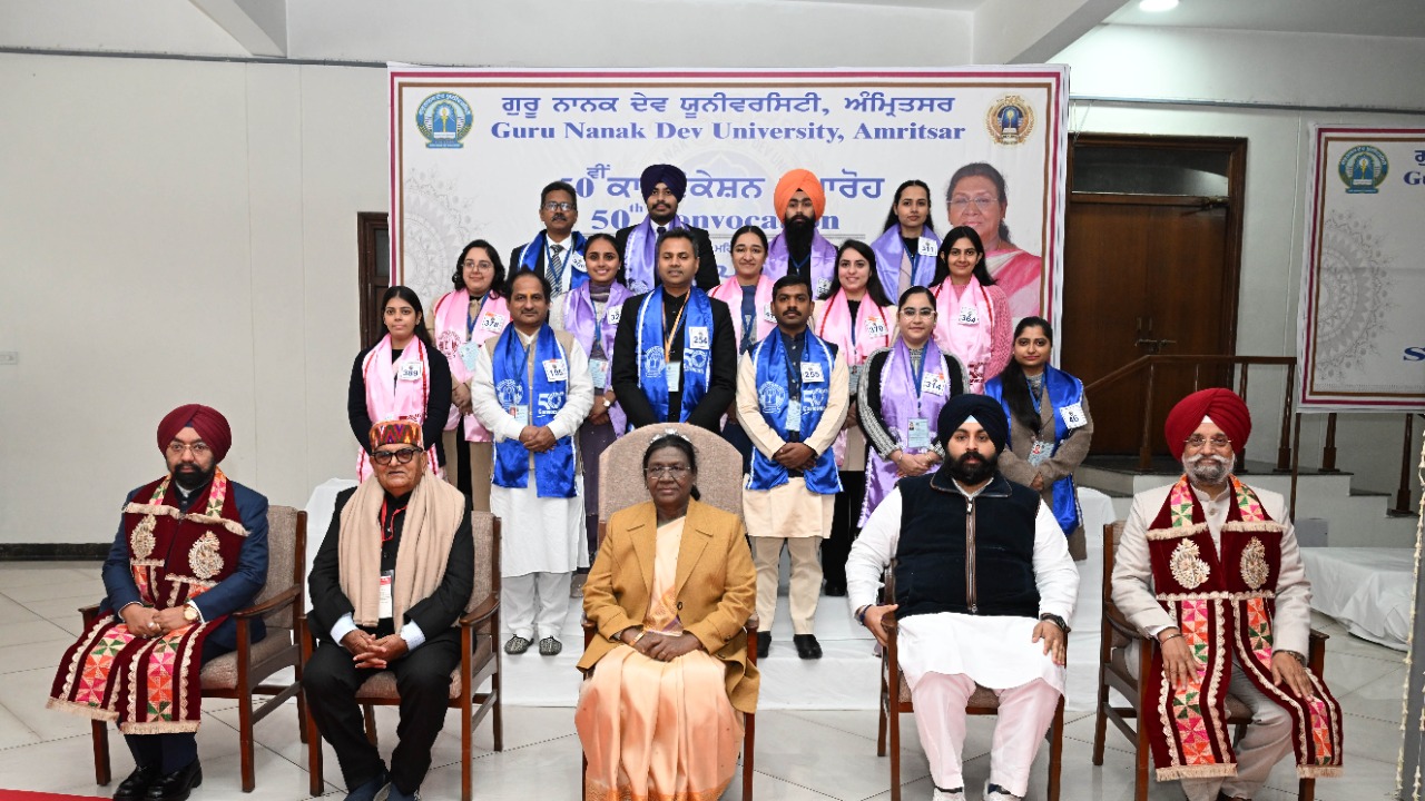 Draupadi Murmu attended the convocation ceremony of Guru Nanak Dev University