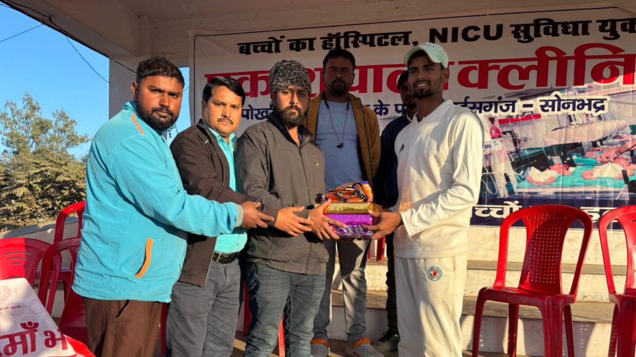 Cricket Tournament: Thrill till the last ball, Bhabhua's spectacular victory by defeating Mau by 3 runs