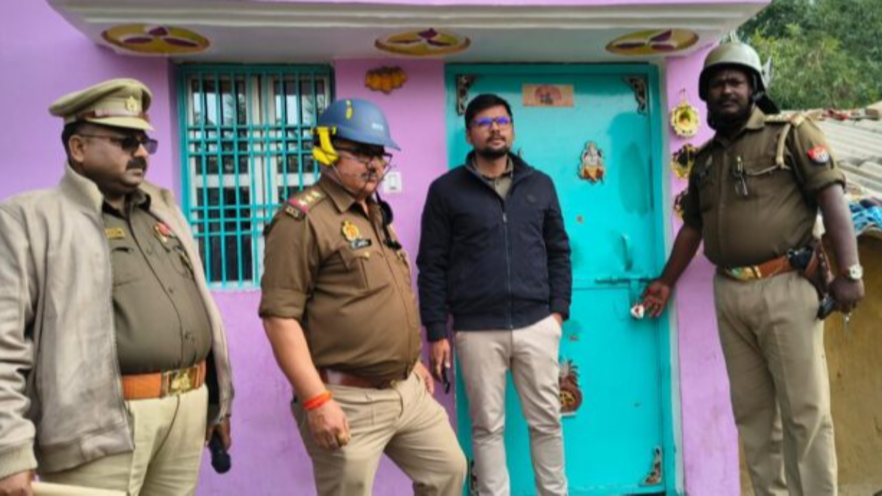 Under the leadership of Superintendent of Police, Sonbhadra, illegal property worth Rs 37.68 lakh earned from drugs was seized under the Gangster Act.