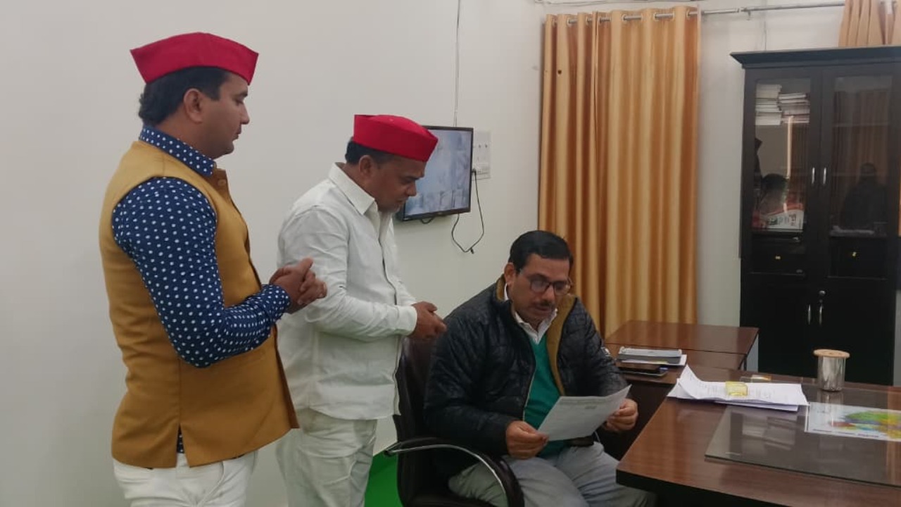 People are forced to drink contaminated water during the Amrit Kaal, 'Har Ghar Jal Nal Yojana' has fallen prey to corruption.