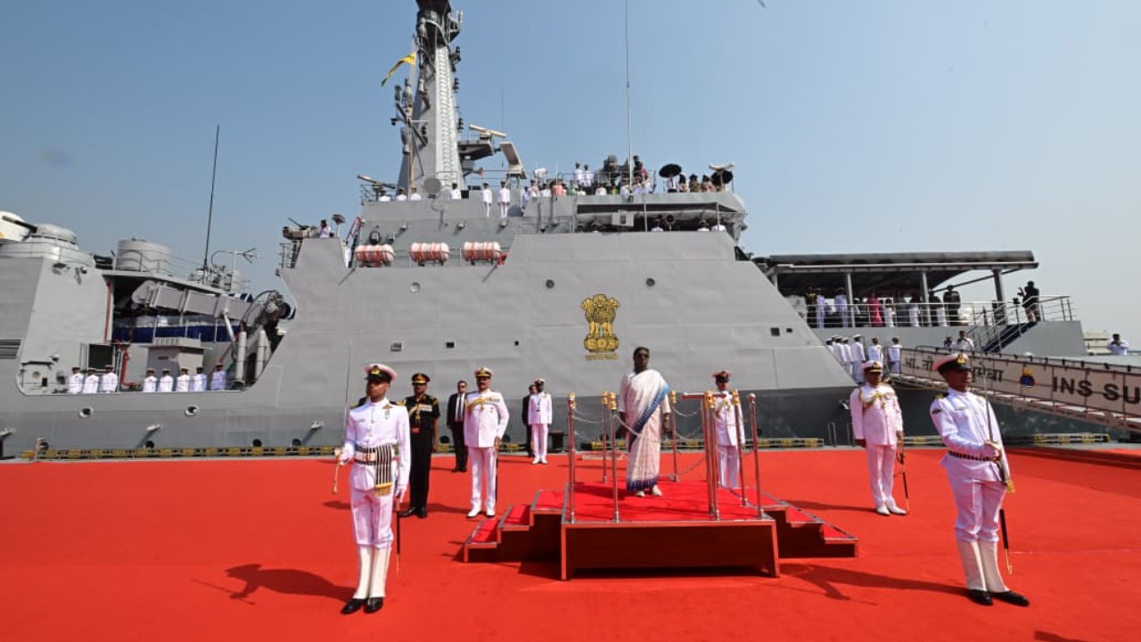Draupadi Murmu witnessed the International Fleet Review at Visakhapatnam