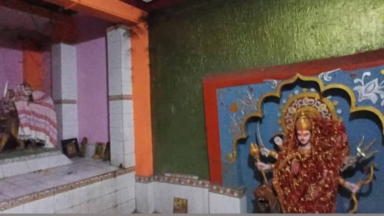 Bell stolen from Durga temple, police inspect the scene