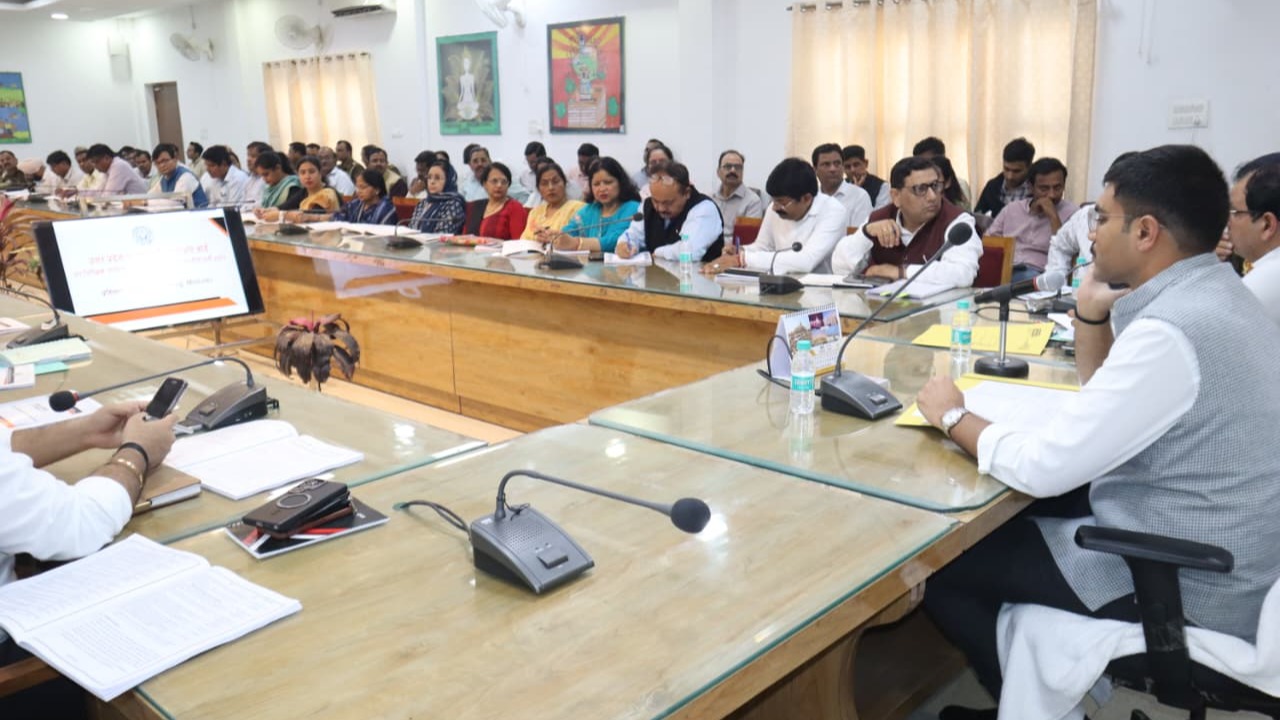DM held a meeting regarding the preparations for the recruitment examination for the posts of Sub Inspector Civil Police and equivalent posts.