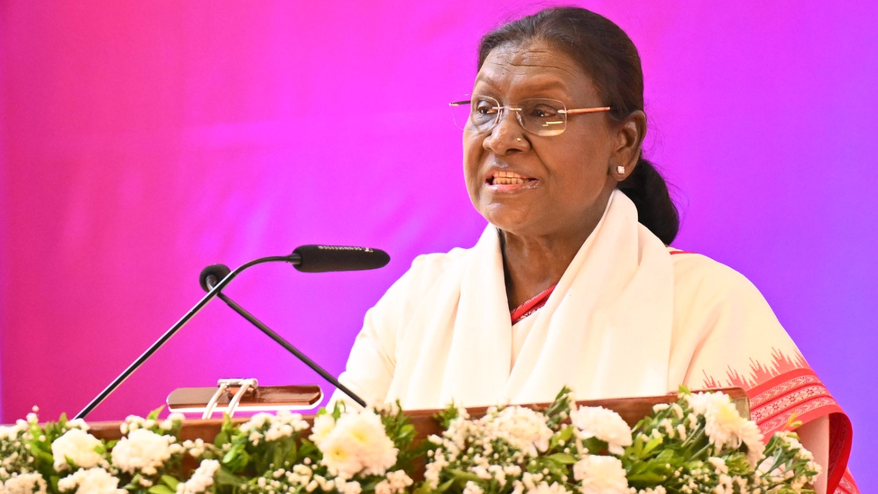 President attends the convocation ceremony of Mahatma Gandhi International Hindi University